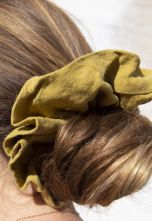 Close up of scrunchie in Avocado Linen.