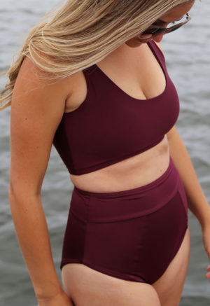 Front view of straight size model wearing Fig Sporty High-Waisted Bottoms.