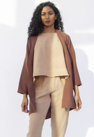 Front view of straight size model wearing Easy Jacket in Raisin Cotton.