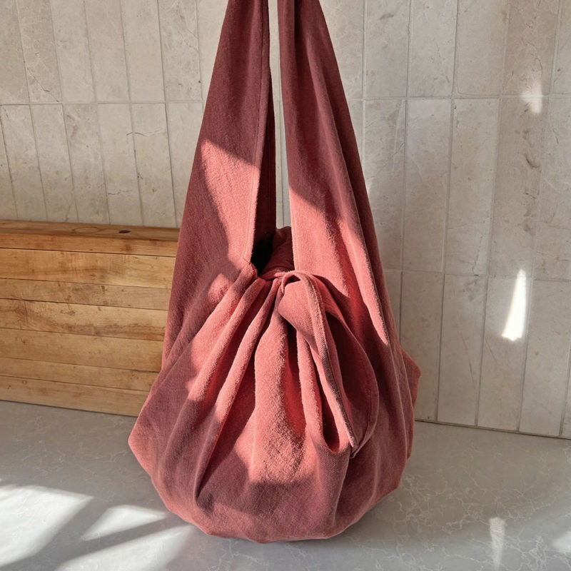 crimson linen culinary tie carrier