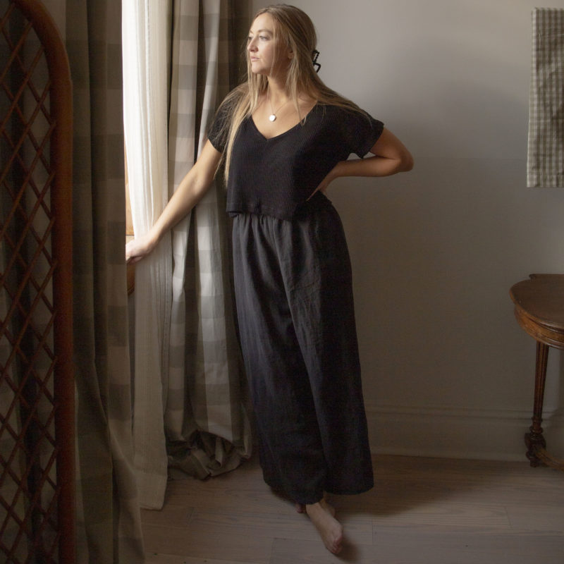 Front view of straight size model wearing Black Linen Extra Wide-Leg Pants.