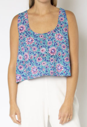 Front view of straight size model wearing Teal Floral Reversible Scoop Tank.