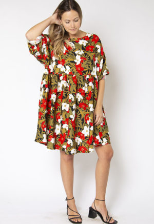 Front view of straight size model wearing Island Floral Short Oversized Dress.