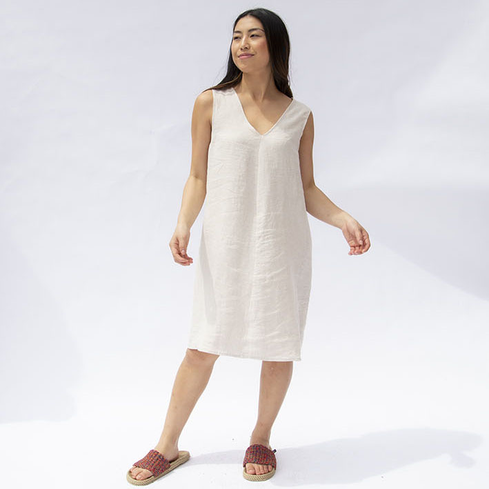 Front view of straight size model wearing Oatmeal Linen Shift Dress.