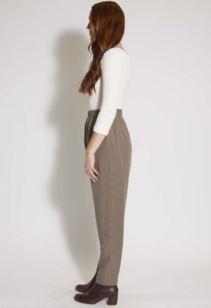 Side view of straight size model wearing Stone Lyocell/Linen Easy Tapered Pant.