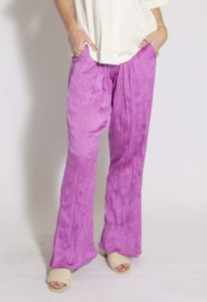 Front view of straight size model wearing Orchid Drawstring Split-Hem Pant.