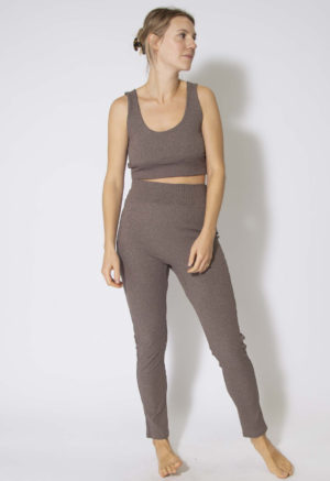 Front view of straight size model wearing Mauve Rib Reversible Scoop Bralette and Rib Leggings.
