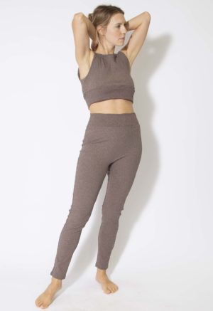 Front view of straight size model wearing Mauve Rib Reversible Scoop Bralette and Rib Leggings.