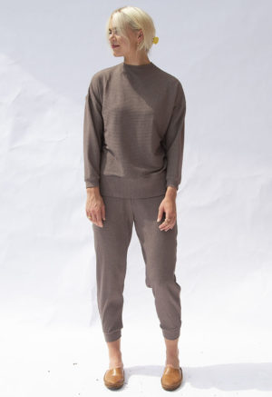 Front view of straight size model wearing Mauve Rib Jogger Pant.